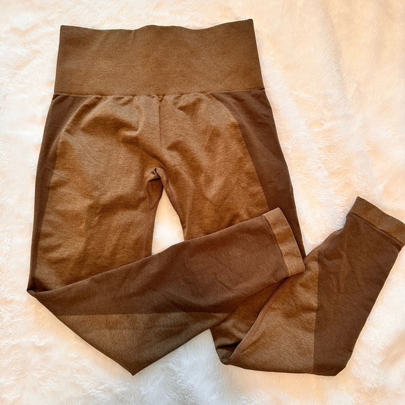 Mocha Contour 2.0 Seamless Leggings size M - Picture 5 of 6